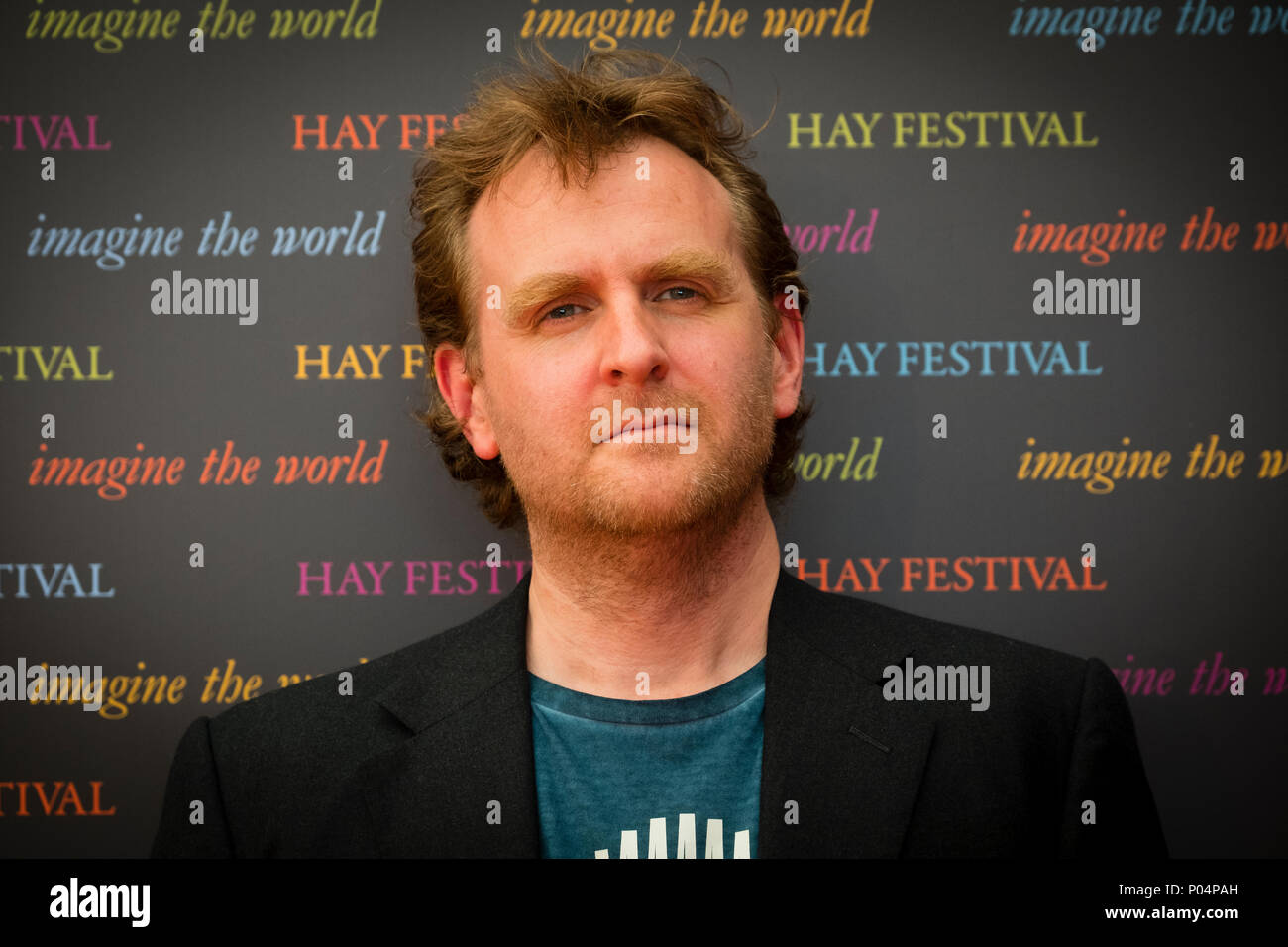 Nick Harkaway, britische Schriftstellerin und Kommentator. Autor der Romane "Der Gone-Away World, Angelmaker, Tigerman und Gnomon; und ein sachbuch Studie über die digitale Welt, die blinden Riesen: Menschen in einer digitalen Welt, im Hay Festival der Literatur und Künste, Mai 2018 Stockfoto