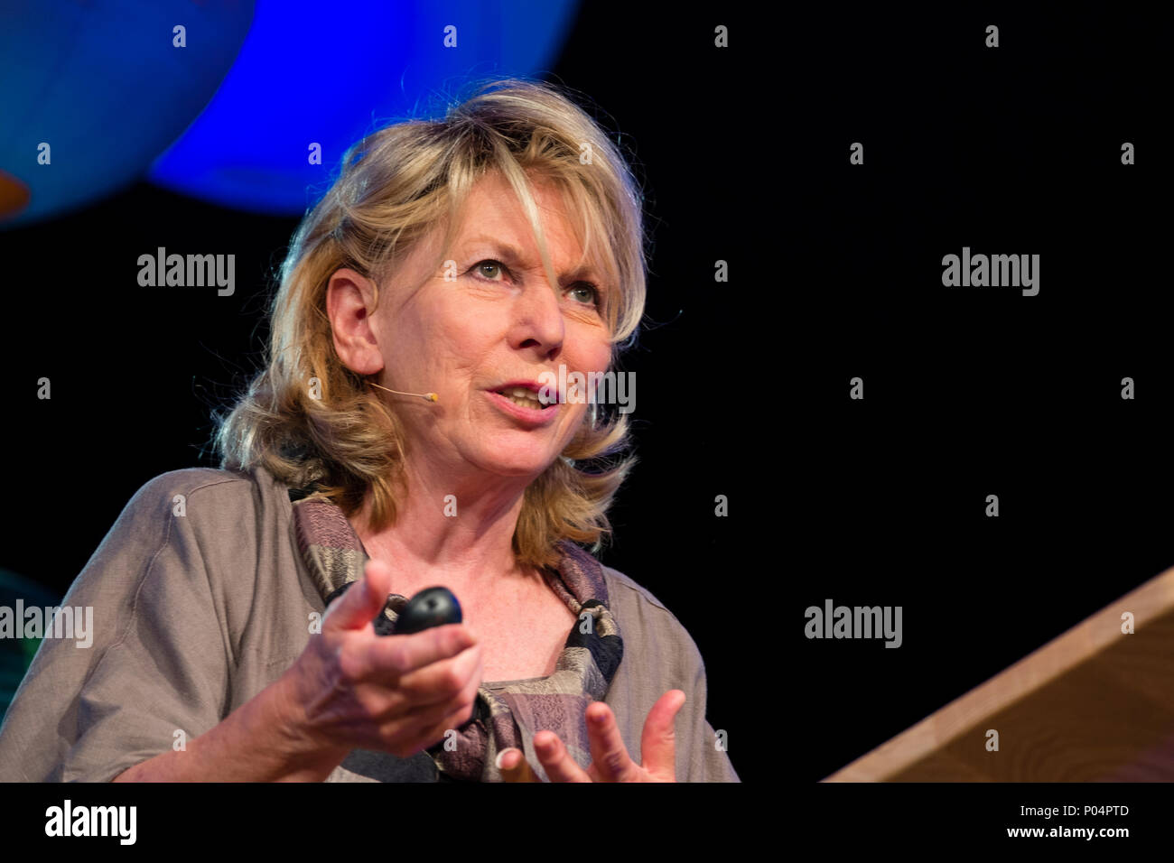 Rita Carter: Science Writer - Autor des Buches "Das Gehirn in Minuten, sprechen im Hay Festival der Literatur und Künste, Wissenschaft 2018 und Medical Writer, Rita Carter hat zweimal die Medizinische Journalistenverband Preis für herausragende Beitrag zum medizinischen Journalismus ausgezeichnet worden. Sie hat mehrere Bücher geschrieben und für die Royal Society Preis für wissenschaftliche Bücher in die engere Wahl gezogen Stockfoto