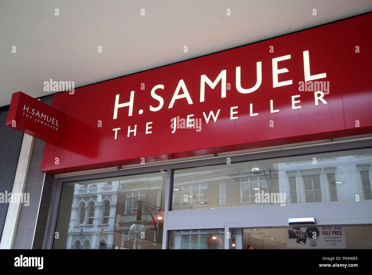 Ein Zweig der Uhr Samuel der Juwelier in der Oxford Street in Central London. Stockfoto