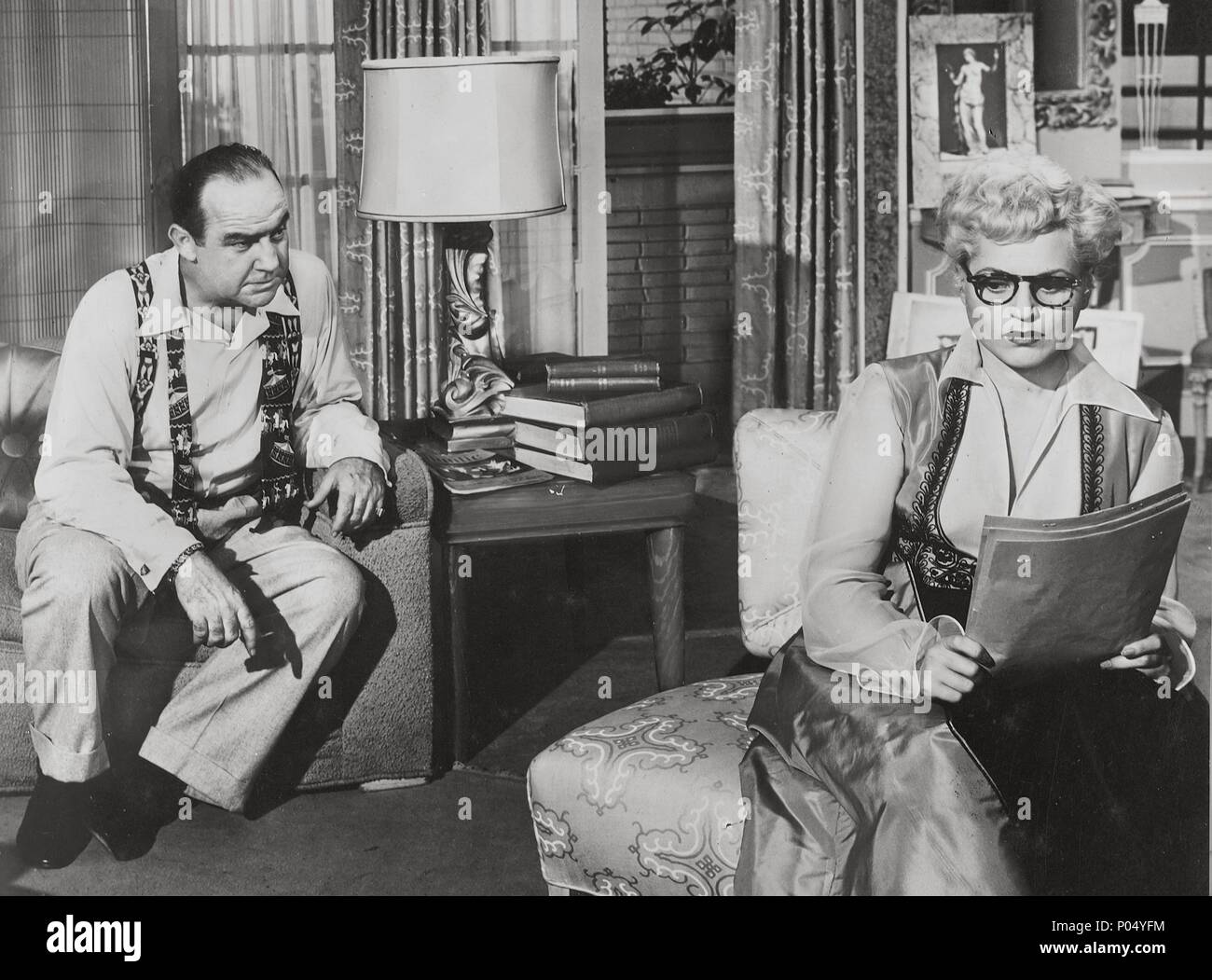 Original Film Titel: Geboren gestern. Englischer Titel: Geboren gestern. Regisseur: George Cukor. Jahr: 1950. Stars: BRODERICK CRAWFORD; JUDY HOLLIDAY. Quelle: Columbia Pictures/Album Stockfoto