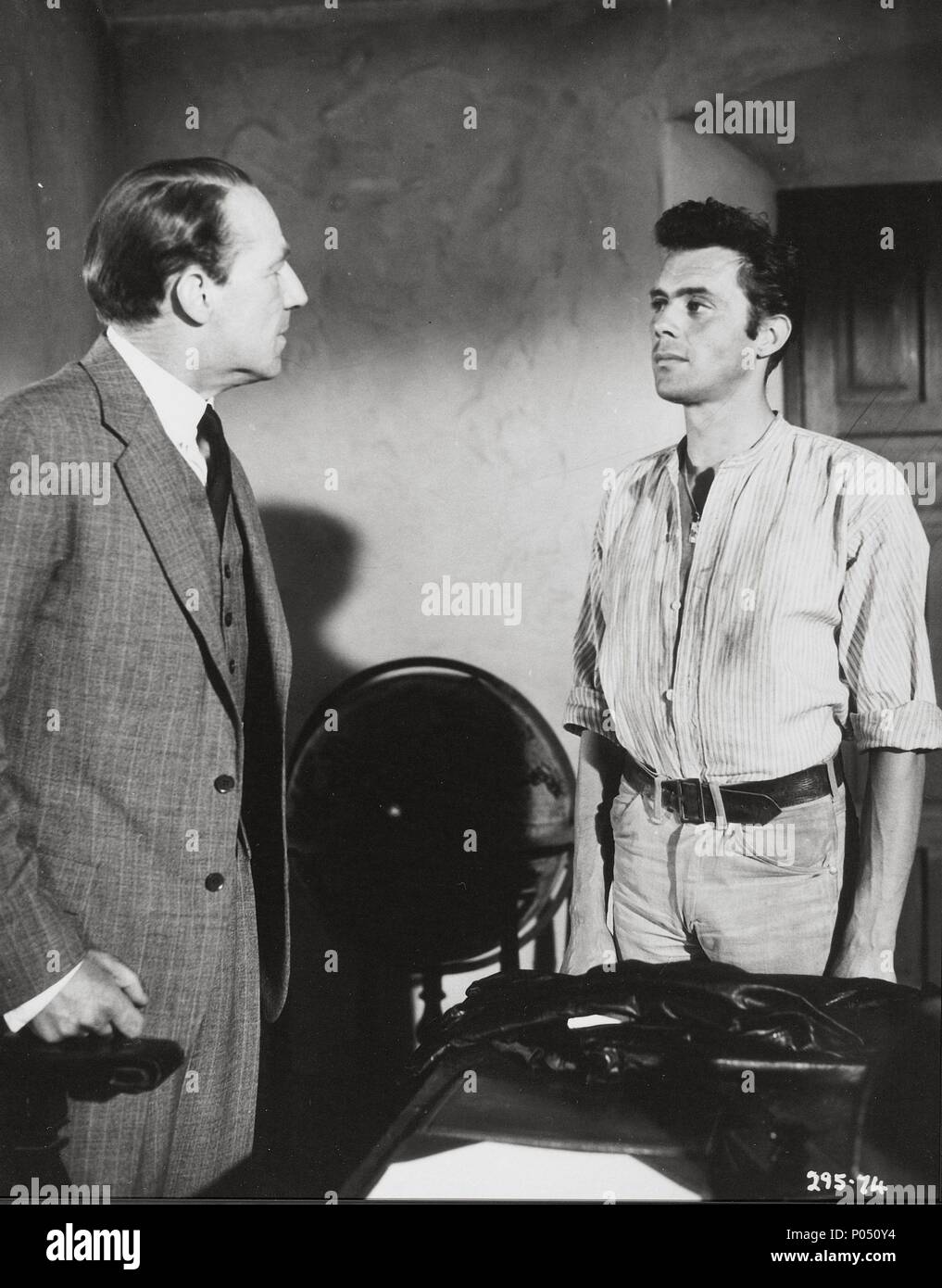 Michael hordern Fotos und Bildmaterial in hoher Auflösung Alamy
