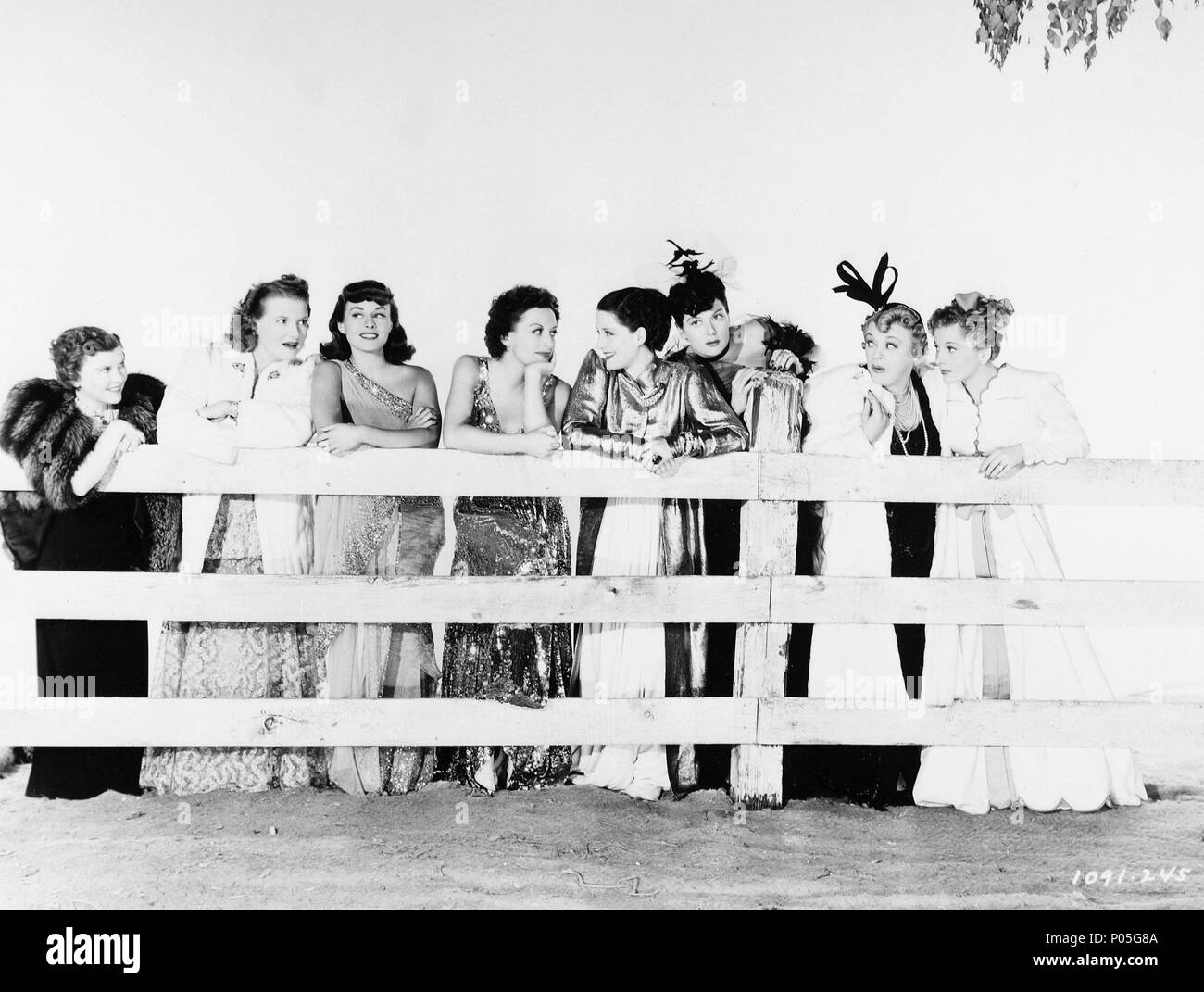 Original Film Titel: DIE FRAUEN. Englischer Titel: DIE FRAUEN. Regisseur: George Cukor. Jahr: 1939. Stars: Joan Fontaine; Norma Shearer, Paulette Goddard, Rosalind Russell; MARY BOLAND; JOAN CRAWFORD. Credit: MGM /Album Stockfoto