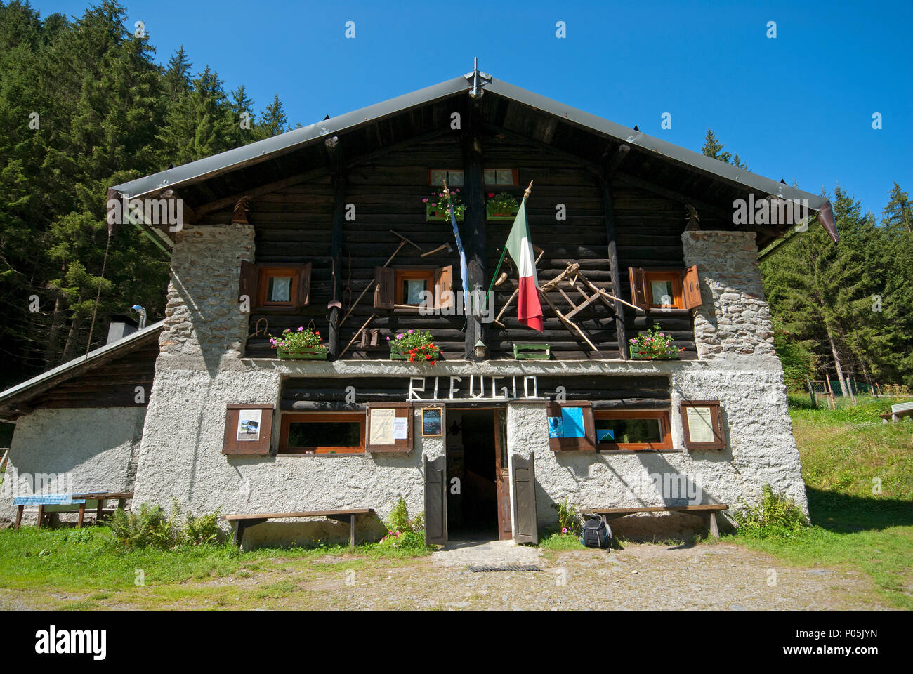 Alpine Zuflucht in Val Brandet in Valli di Sant'Antonio (Saint Anthony Täler), Bergamasker Alpen, Lombardei, Italien Foto   Stockfoto