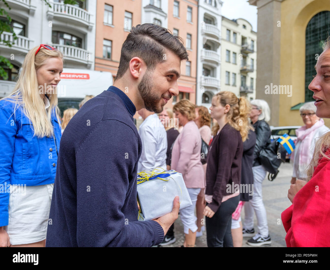 Shanga Aziz, Mitbegründer der Umkleide Reden, war ein Redner während der Nationalen Tag Feier im Olai Park von Norrköping, Schweden. Stockfoto