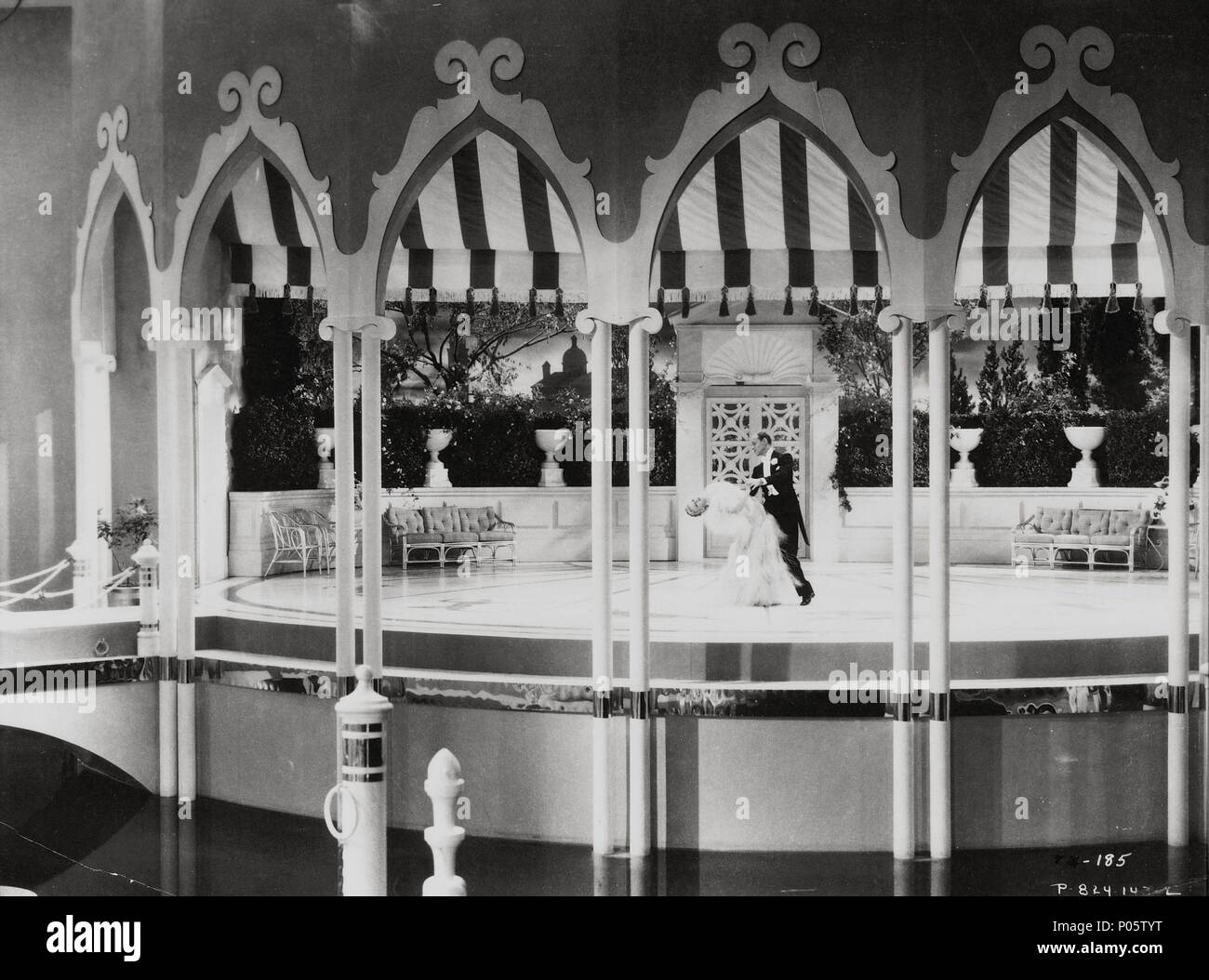 Original Film Titel: TOP HAT. Englischer Titel: TOP HAT. Regisseur: MARK SANDRICH. Jahr: 1935. Stars: Ginger Rogers und Fred Astaire. Credit: RKO/Album Stockfoto