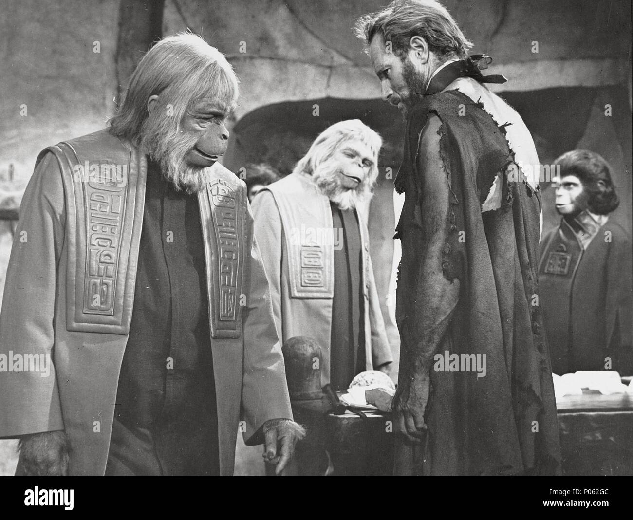 Original Filmtitel: Planet der Affen. Englischer Titel: Planet der Affen. Regisseur: FRANKLIN J. SCHAFFNER. Jahr: 1968. Stars: CHARLTON HESTON; Maurice Evans. Quelle: 20th Century Fox/Album Stockfoto