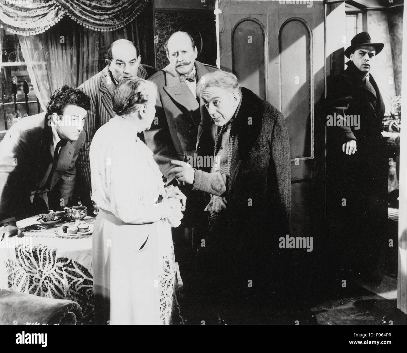 Original Film Titel: LADYKILLERS. Englischer Titel: The LADYKILLERS. Regisseur: ALEXANDER MACKENDRICK. Jahr: 1955. Stars: CECIL PARKER, Peter Sellers; Alec Guinness; Danny Grün; KATIE JOHNSON. Credit: EALING/Rang/Album Stockfoto