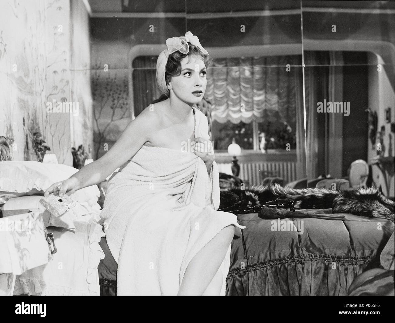 Original Film Titel: ROMANA, LA. Englischer Titel: FRAU VON ROM. Regisseur: LUIGI ZAMPA. Jahr: 1955. Stars: Gina Lollobrigida. Credit: PONTI-DE LAURENTIIS CINEMATOGRAFICA/Album Stockfoto