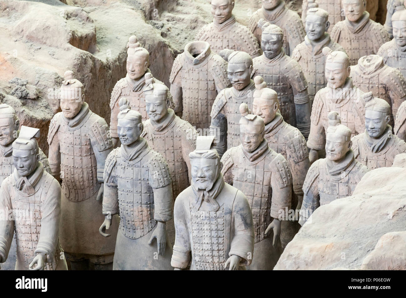 XIAN, CHINA - 24. MAI 2018: Die Terrakotta Armee Krieger am Grab von Chinas erstem Kaiser in Xian. Unesco-Weltkulturerbe. Stockfoto