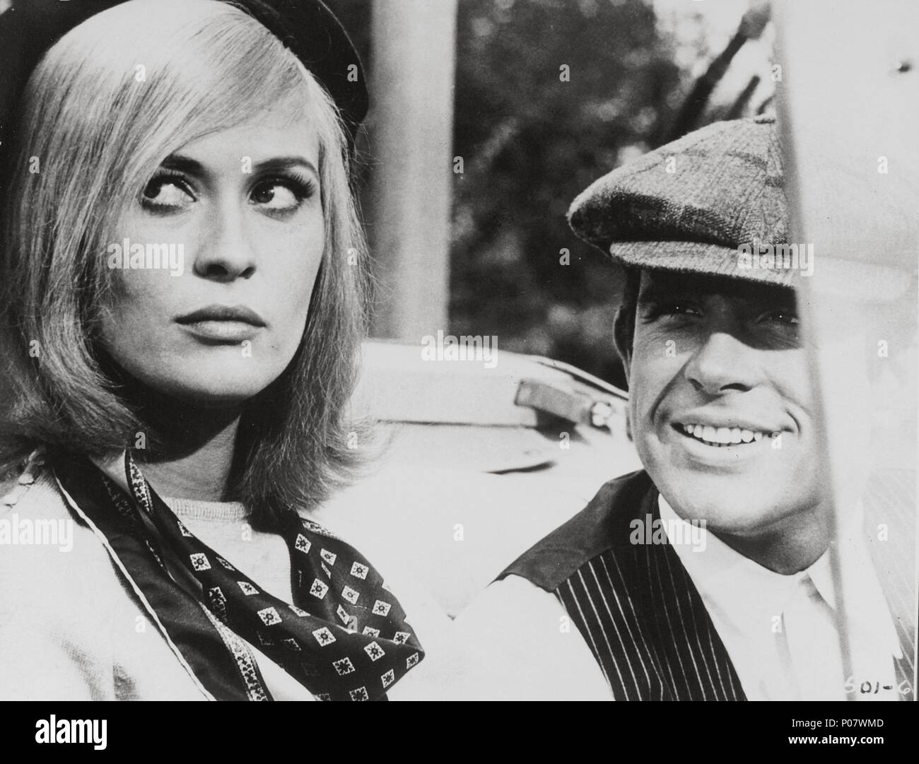 Original Film Titel: BONNIE UND CLYDE. Englischer Titel: BONNIE UND CLYDE. Regisseur: Arthur Penn. Jahr: 1967. Stars: Warren Beatty, Faye Dunaway. Quelle: WARNER BROTHERS/Album Stockfoto