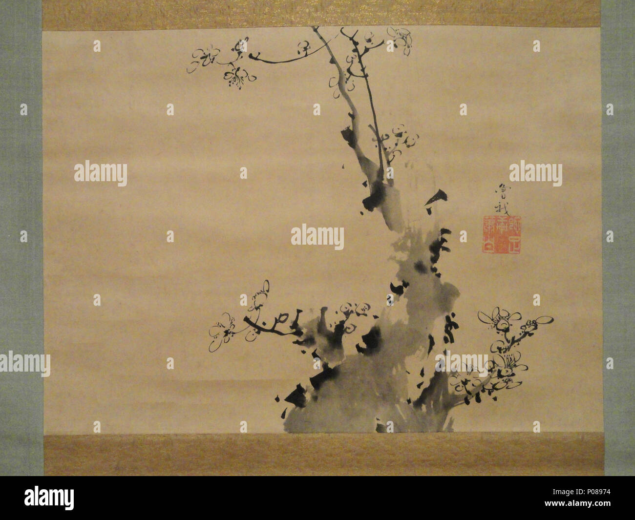 . Englisch: Ausstellung in der sackler Museum, Harvard University, Cambridge, Massachusetts, USA. Das Museum erlaubt Fotografie von diesem Kunstwerk ohne Einschränkung. Dieses Kunstwerk ist in der public domain, weil der Künstler vor mehr als 100 Jahren starb. . Englisch: Branche der blühenden Pflaume. ca. 1770. Daderot 6 Zweig der blühenden Pflaumen von Soga Shohaku, C. 1770, Edo Periode, Japan, Tinte auf Papier - Sackler Museum - DSC 02581 Stockfoto