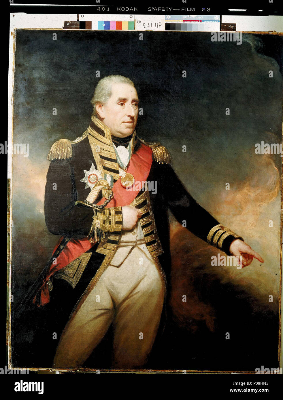 . Englisch: Admiral Sir John Thomas Duckworth (1748-1817) eine drei-viertel länge Portrait von Thomas Duckworth. Er trägt ein Vice Admiral's volle Uniform, mit der Stern- und Band des KB sowie die Medaillen für die Ersten Juni, 1794 und San Domingo, 1806. Sein Schwert ruht in der Armbeuge seinen linken Arm und er verweist auf die mit der rechten Hand nach links. Im Jahr 1759 bereits im Alter von elf Jahren wurde er im Admiral Boscawen die Zerstörung der Französischen squadron bei Lagos, und später in diesem Jahr wurde bei der Schlacht von Quiberon Bucht. Er war Leutnant in Admiral Byron's Flaggschiff während seiner Aktion aus Stockfoto