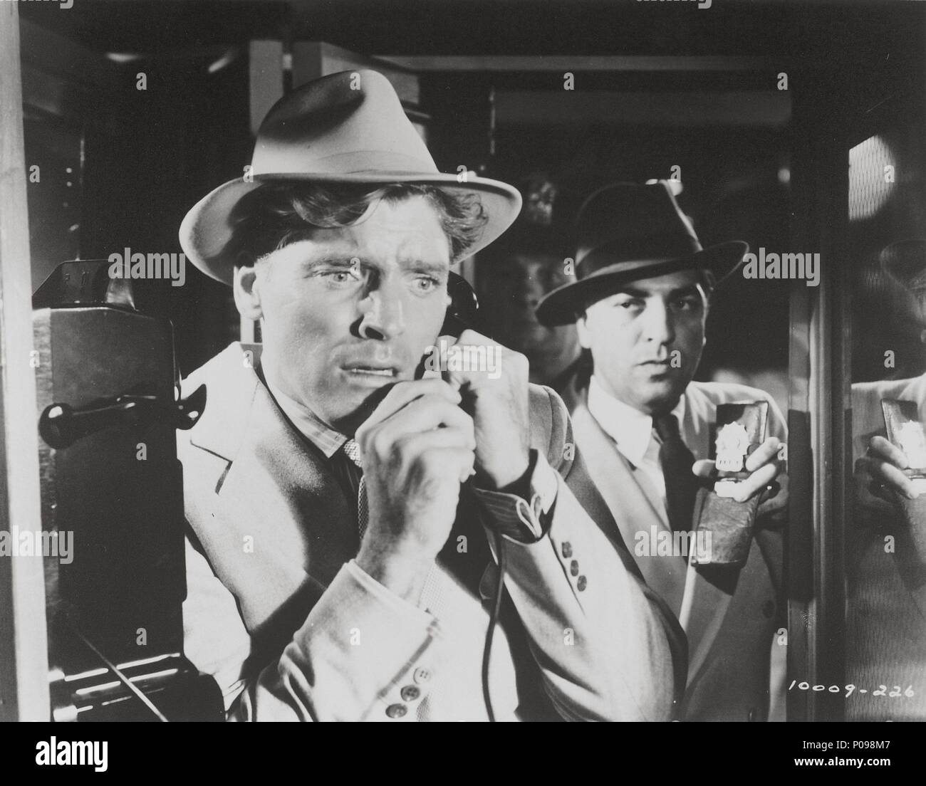 Original Film Titel: SORRY falsche Nummer. Englischer Titel: SORRY falsche Nummer. Film Regie: Anatole Litvak. Jahr: 1948. Stars: Burt Lancaster. Quelle: Paramount Pictures/Album Stockfoto