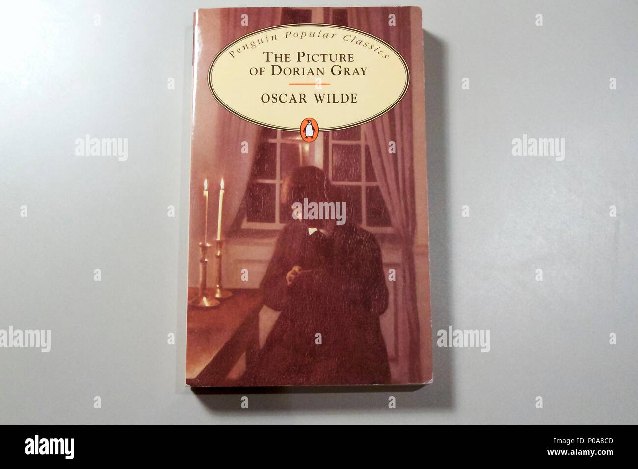 Pinguin beliebte Klassiker Taschenbuchausgabe über das Bild des Dorian Gray von Oscar Wilde Stockfoto