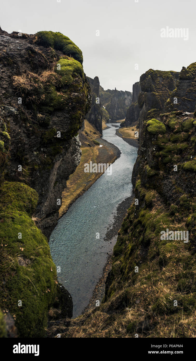 Schlucht Fjaðrárgljúfur, tiefe Schlucht, Tuffstein, in der Nähe der kirkjubær an der Südküste, südlichen Island, Island Stockfoto