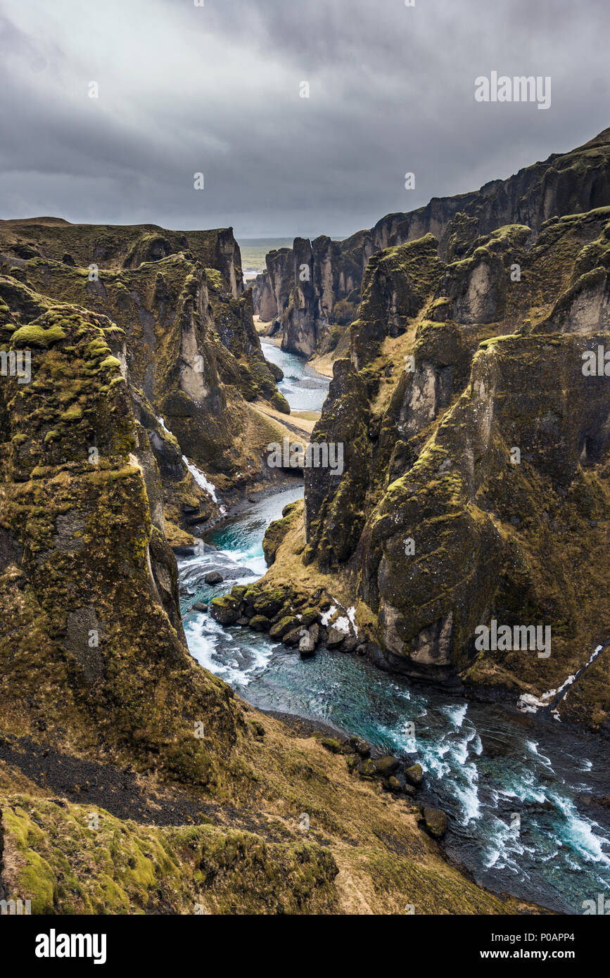 Schlucht Fjaðrárgljúfur, tiefe Schlucht, Tuffstein, in der Nähe der kirkjubær an der Südküste, südlichen Island, Island Stockfoto