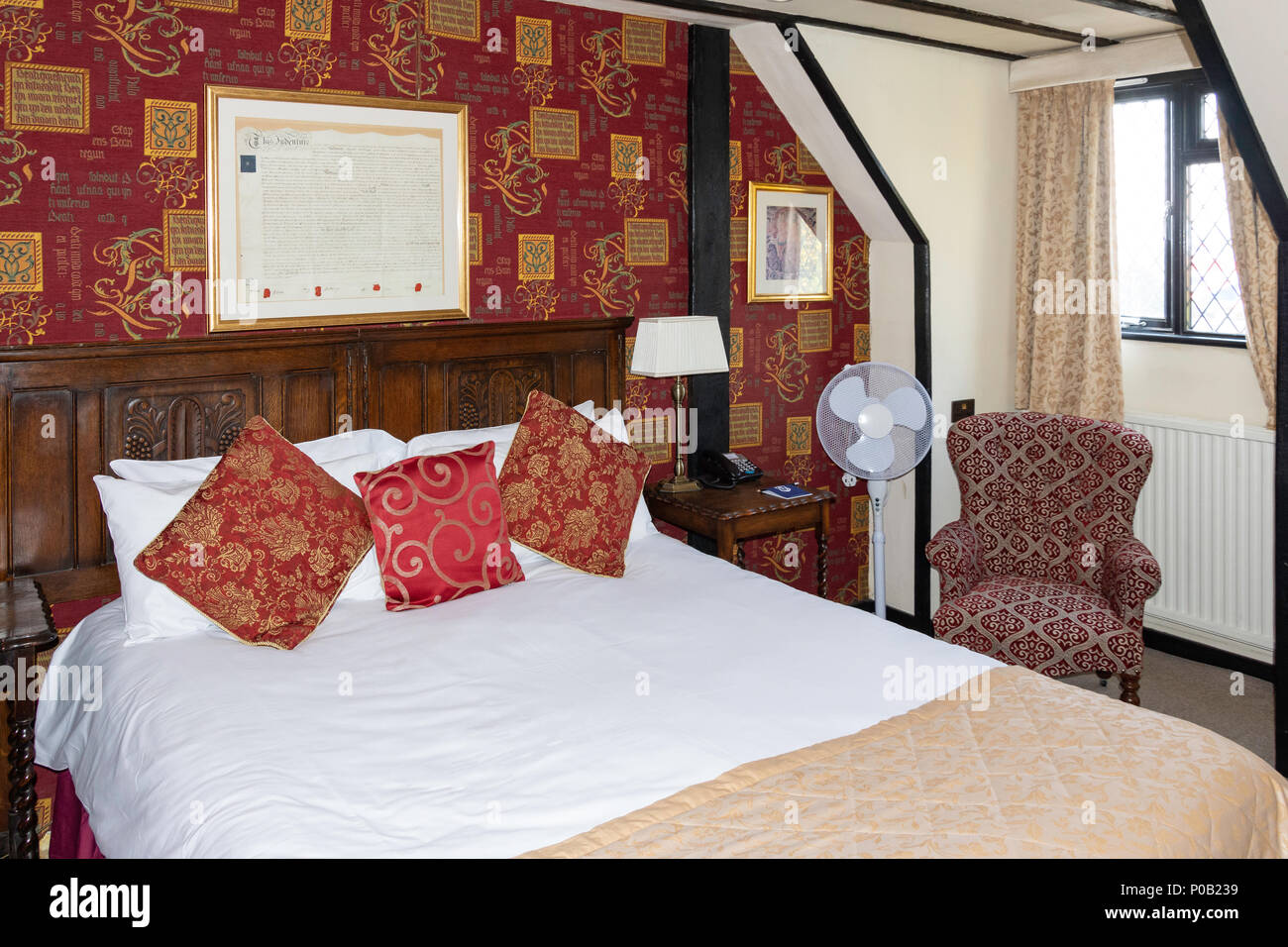 Standard Doppelzimmer im 12. Jahrhundert Mermaid Inn, Mermaid Street, Rye, East Sussex, England, Vereinigtes Königreich Stockfoto