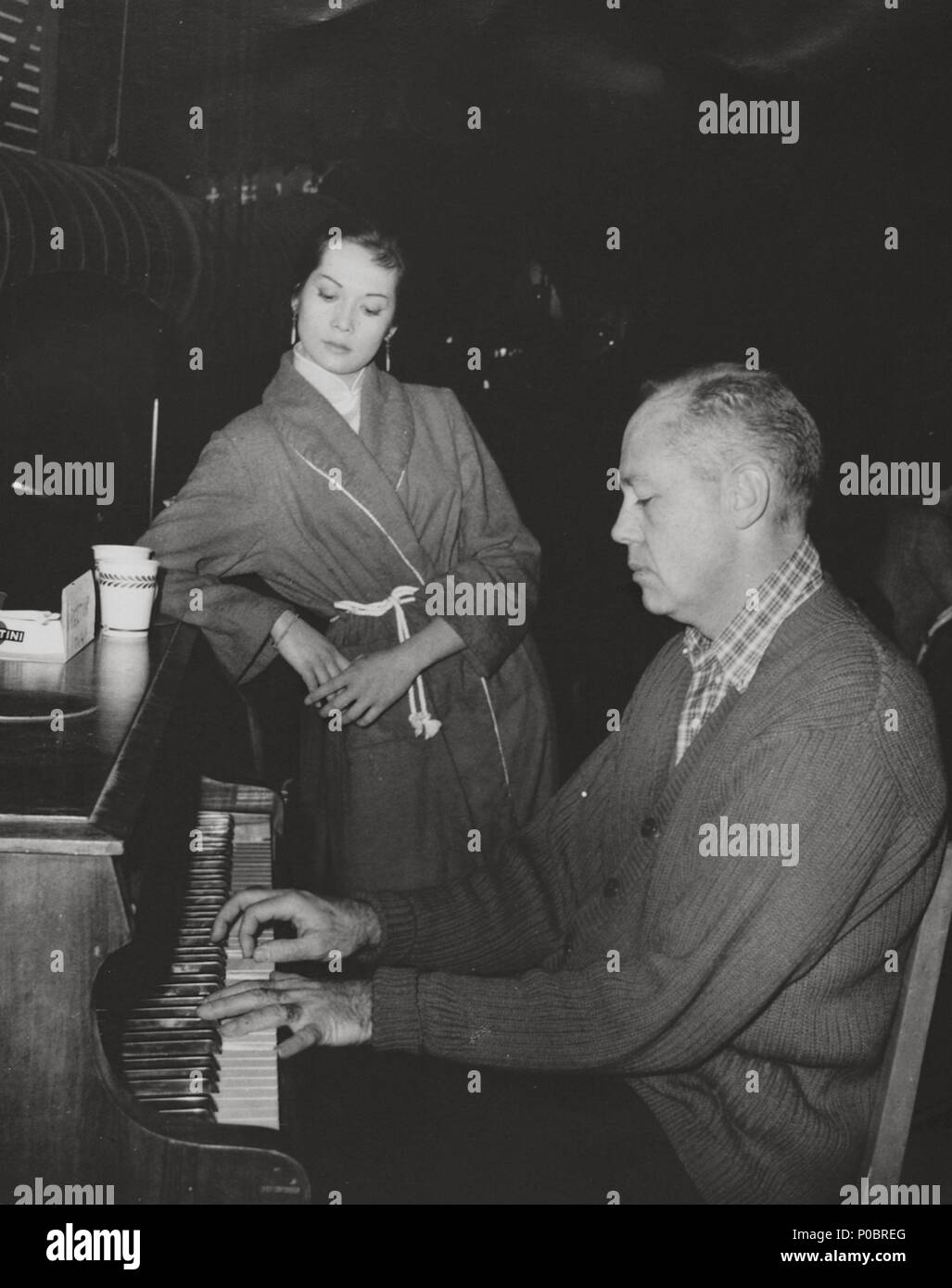 Original Film Titel: DIE WELT DER Suzie Wong. Englischer Titel: DIE WELT DER Suzie Wong. Regisseur: RICHARD QUINE. Jahr: 1960. Stars: RICHARD QUINE; NANCY KWAN. Quelle: Paramount Pictures/Album Stockfoto