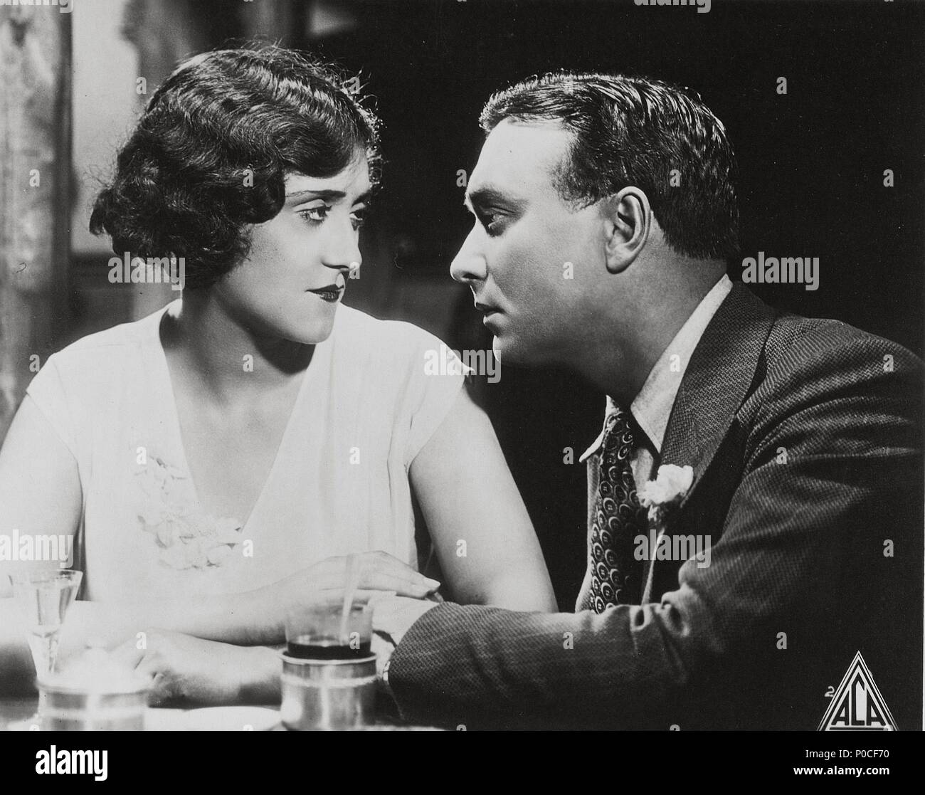 Original Film Titel: Kameradschaft. Englischer Titel: Kameradschaft. Film Regie: Georg Wilhelm Pabst. Jahr: 1931. Stars: ERNST BOSCH; ELISABETH WENST. Stockfoto