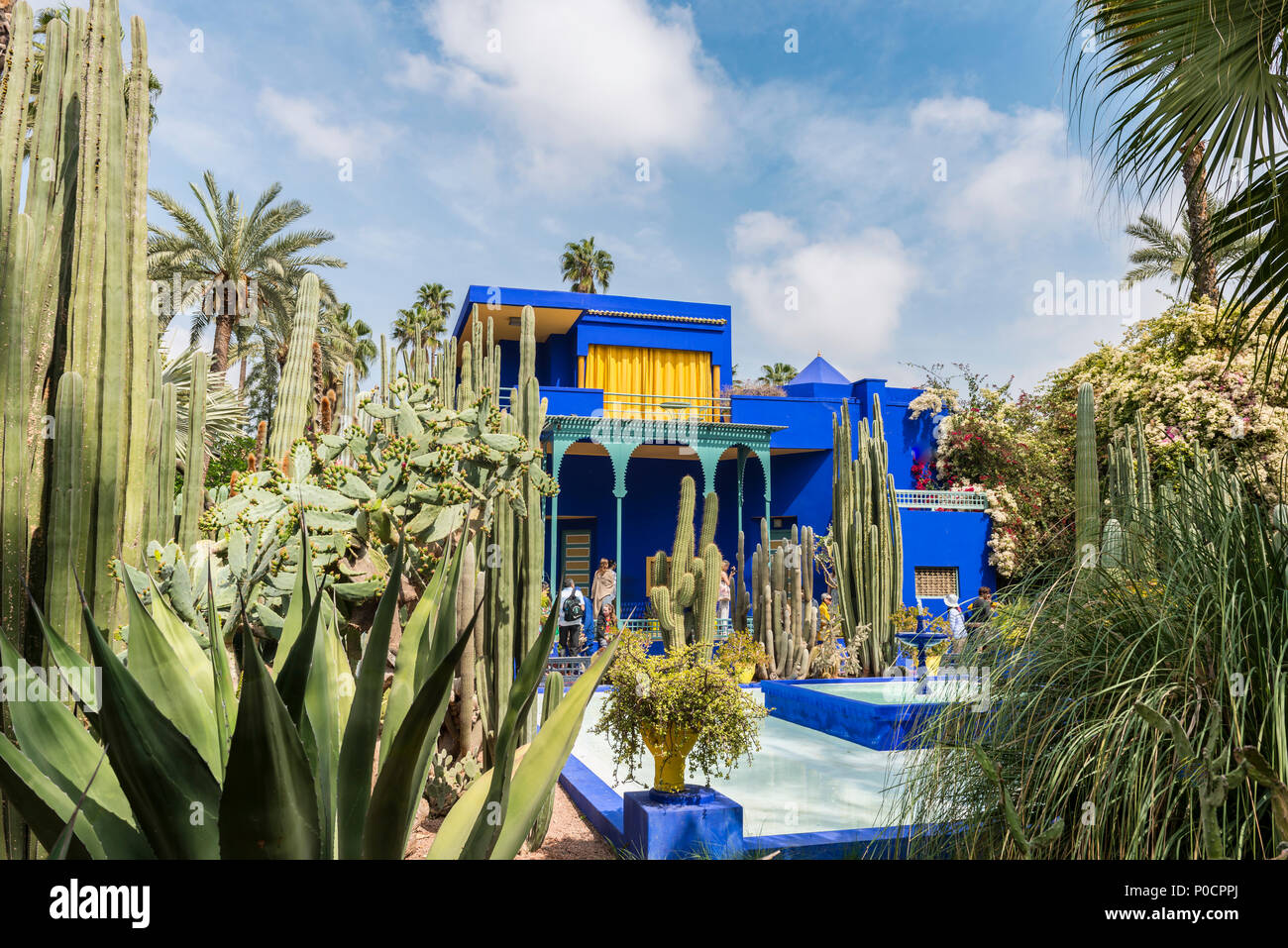 Blue House im Jardin Majorelle botanischen Garten, der maurischen Architektur, die ehemaligen Besitzer Yves Saint-Laurent und Pierre Bergé Stockfoto