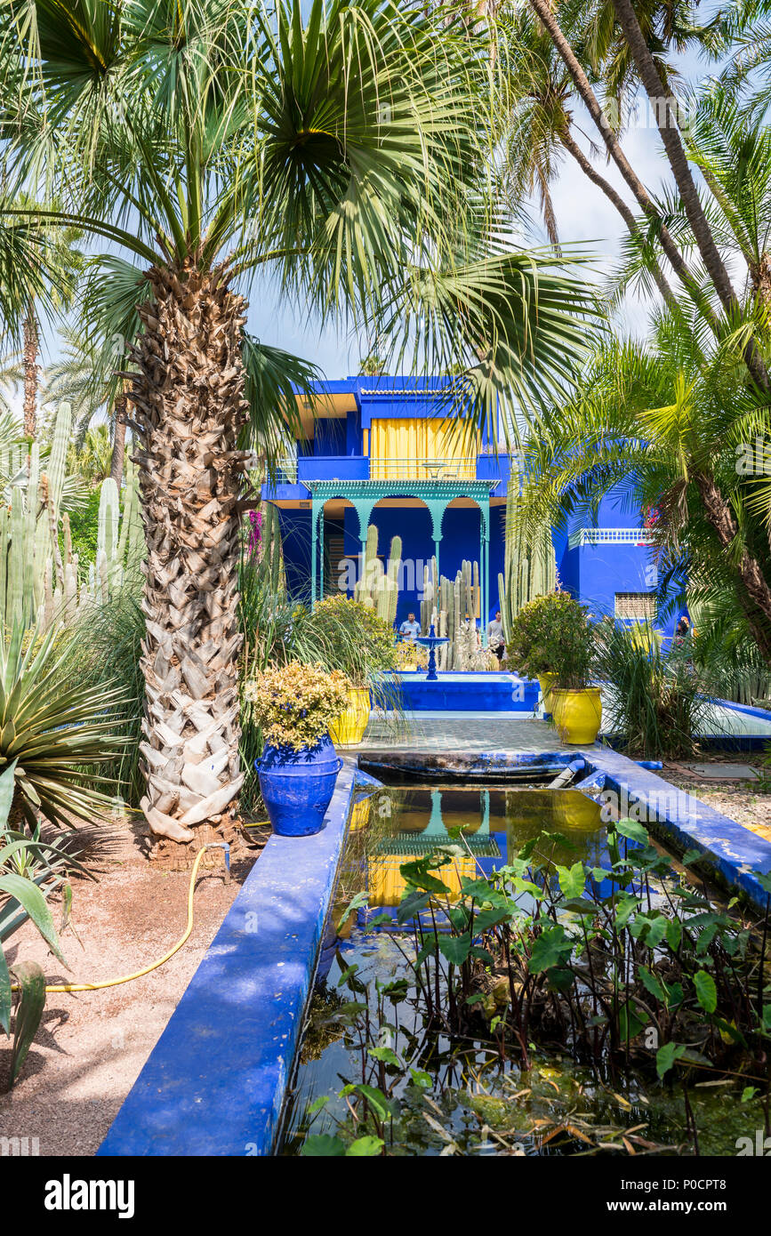 Blue House im Jardin Majorelle botanischen Garten, der maurischen Architektur, die ehemaligen Besitzer Yves Saint-Laurent und Pierre Bergé Stockfoto