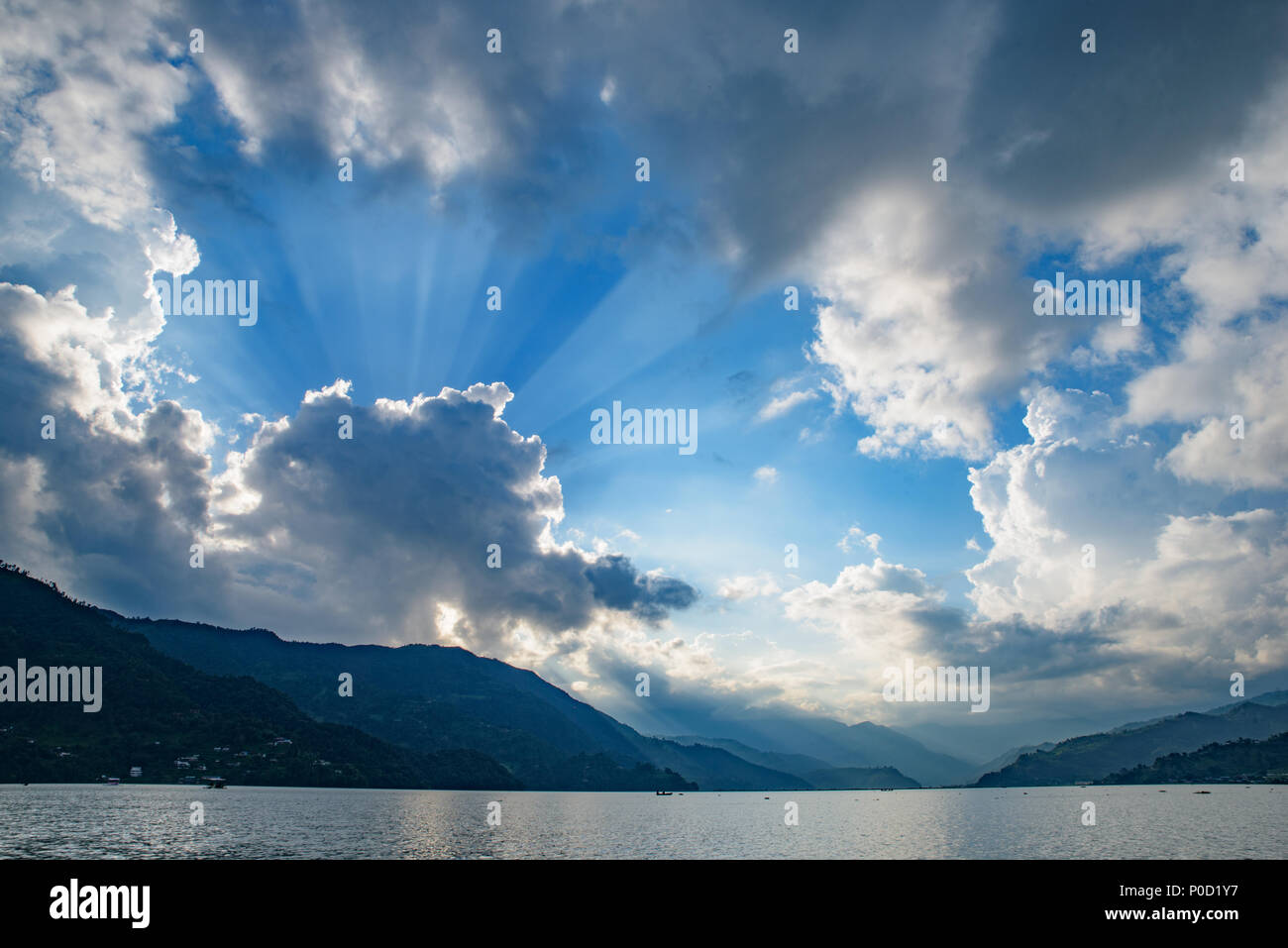 Himmel Licht bei Fewa See, Pokhara, Nepal Stockfoto