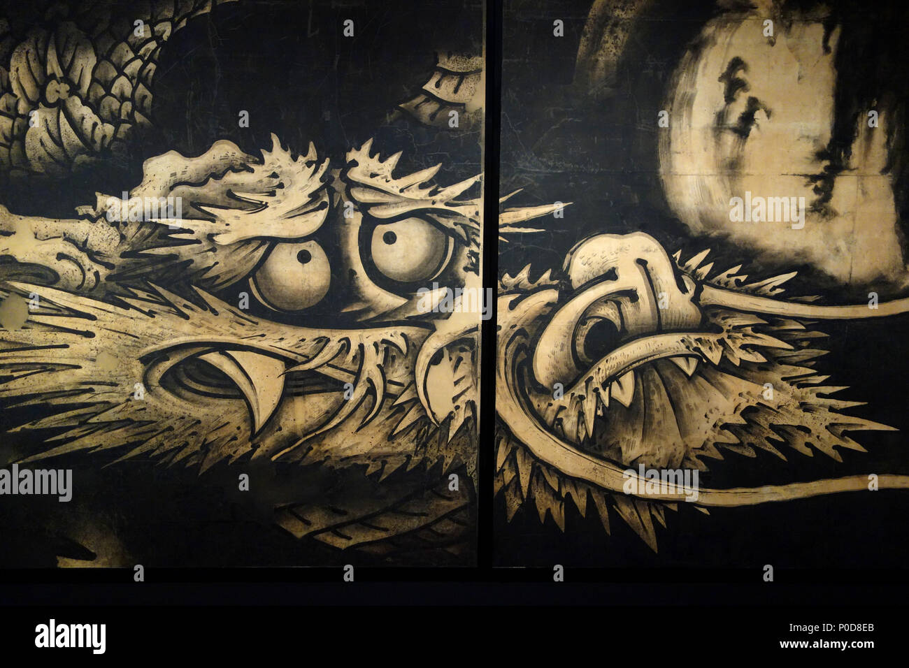 . Englisch: Drache und Wolken von Soga Shōhaku (曾我蕭白) (1730-1781), 1763, der acht Gremien, Tinte auf Papier - Museum der Bildenden Künste, Boston, Massachusetts, USA. Dieses Kunstwerk ist in der public domain, weil der Künstler vor mehr als 100 Jahren starb. . 日本語: 雲龍図 Englisch: Drache und Wolken. 13 年 宝暦 1763. Daderot 1 Drachen und Wolken von Soga Shohaku, 1763, Satz von acht Panels, Tinte auf Papier DSC 02757 Stockfoto