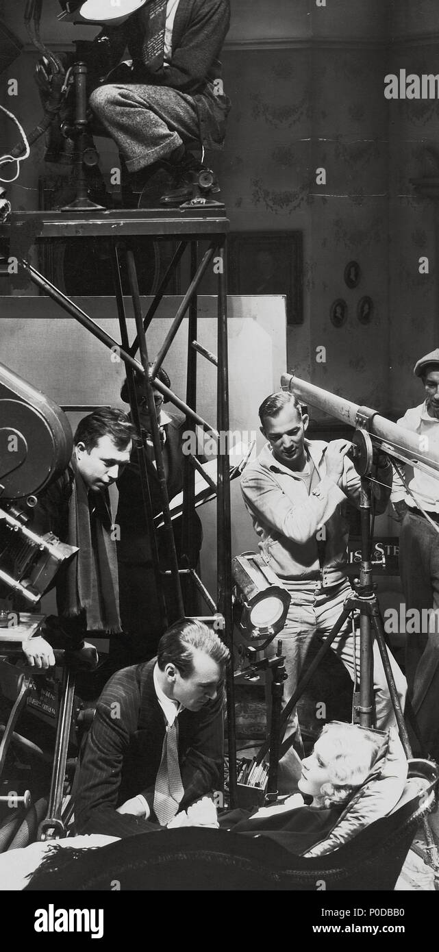 Original Film Titel: Die HOCHZEITSNACHT. Englischer Titel: Die HOCHZEITSNACHT. Film Regie: KING VIDOR. Jahr: 1935. Stars: KING VIDOR; Gary Cooper; ANNA STEN. Quelle: UNITED ARTISTS/Album Stockfoto