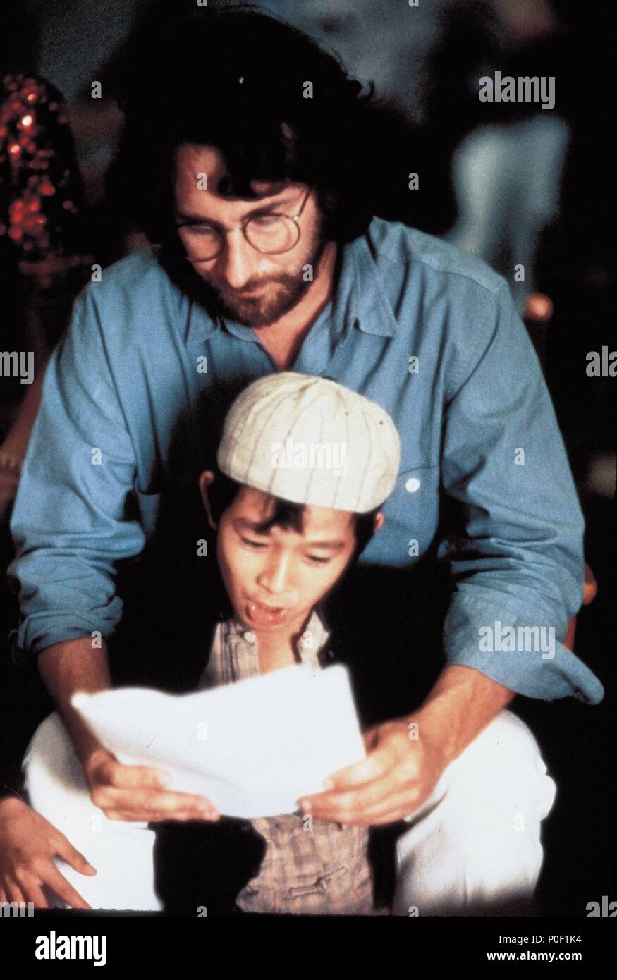 Original Film Titel: INDIANA JONES UND DER TEMPEL DES TODES. Englischer Titel: INDIANA JONES UND DER TEMPEL DES TODES. Regisseur: Steven Spielberg. Jahr: 1984. Stars: Steven Spielberg; JONATHAN KE QUAN. Credit: Lucasfilm LTD./PARAMOUNT/Album Stockfoto