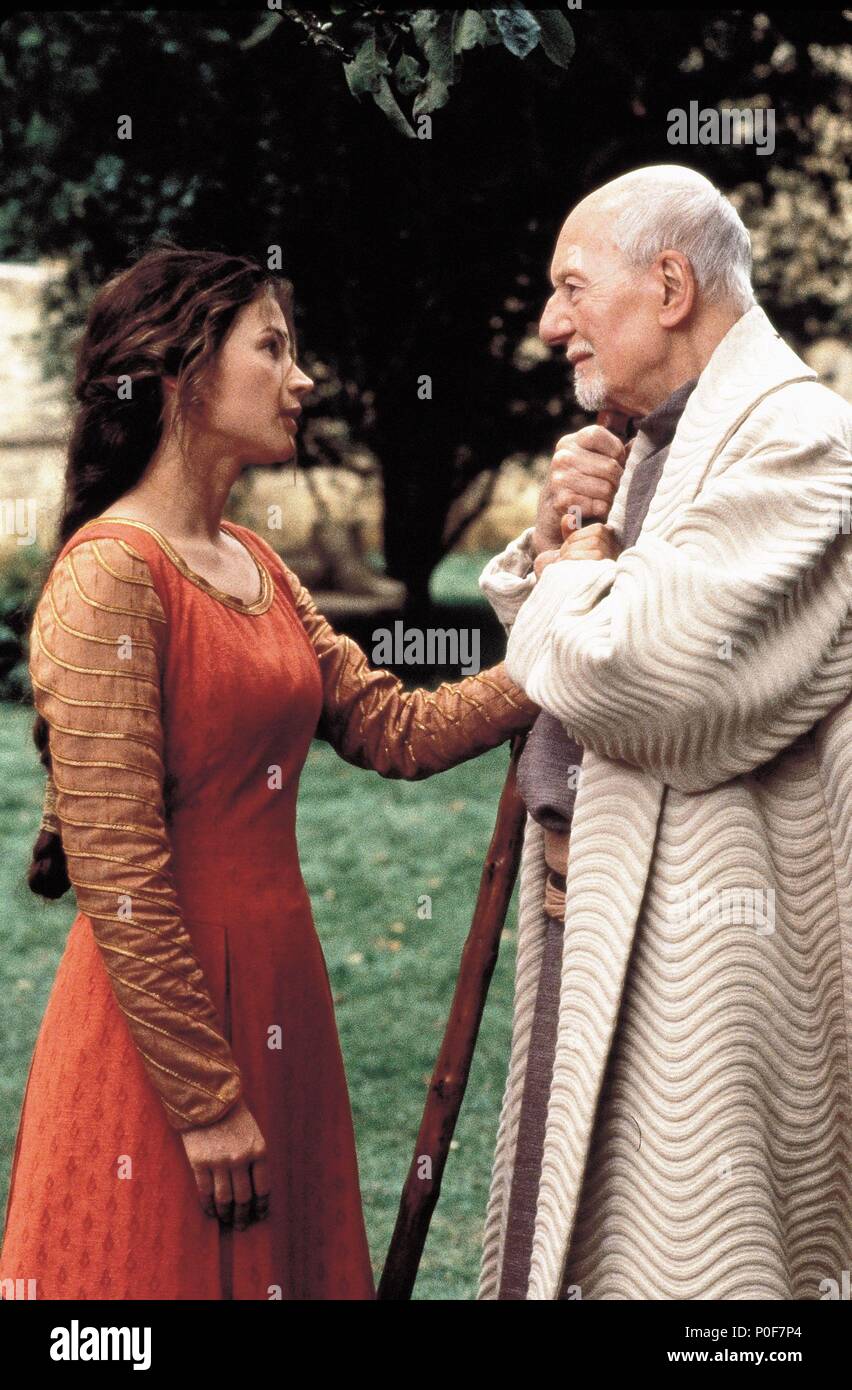 Original Film Titel: ERSTE RITTER. Englischer Titel: ERSTE RITTER. Regisseur: Jerry Zucker. Jahr: 1995. Stars: John GIELGUD; Julia Ormond. Quelle: COLUMBIA TRI STAR/CONNOR, FRANK/Album Stockfoto