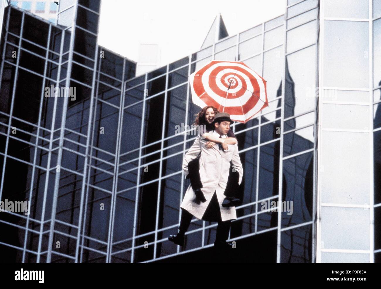 Original Film Titel: Inspektor Gadget. Englischer Titel: Inspektor Gadget. Regisseur: DAVID KELLOGG. Jahr: 1999. Stars: Matthew Broderick; JOELY FISHER. Quelle: WALT DISNEY PICTURES/MASI, FRANK/Album Stockfoto