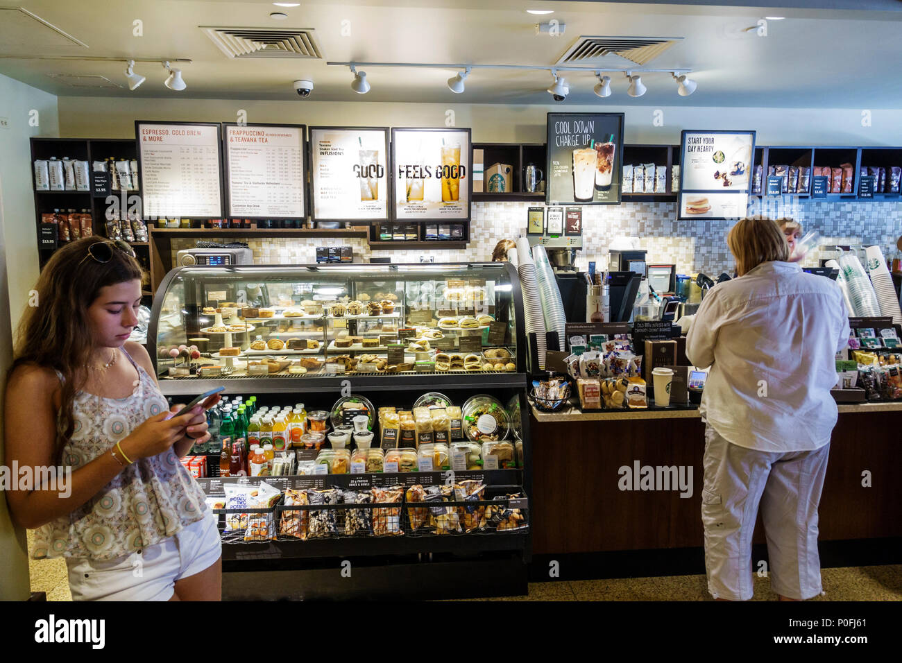 Florida, FL South, Palm Beach, Worth Avenue, Esplanade, Shopping Shopper Shopper Geschäfte Geschäfte Markt Märkte Marktplatz Kauf Verkauf, Einzelhandelsgeschäfte Stockfoto