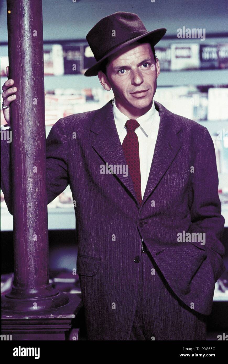 Original Film Titel Jung Im Herzen Englischer Titel Jung Im Herzen Regisseur Gordon Douglas Jahr 1954 Stars Frank Sinatra Quelle Warner Brothers Album Stockfotografie Alamy