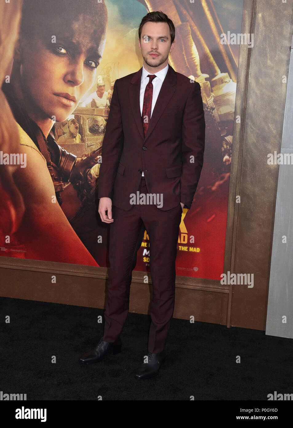 Nicholas Hoult 024 Ankunft auf dem Mad Max Grimm Straße Premiere auf der TCL Chinese Theatre in Los Angeles. Mai 7, 2015. a Nicholas Hoult 024 Veranstaltung in Hollywood Leben - Kalifornien, Red Carpet Event, USA, Filmindustrie, Prominente, Fotografie, Bestof, Kunst, Kultur und Unterhaltung, Topix prominente Mode, Besten, Hollywood Leben, Event in Hollywood Leben - Kalifornien, Roter Teppich und backstage, Film Stars, TV Stars, Musik, Promis, Topix, Bestof, Kunst, Kultur und Unterhaltung, vertikal, eine Person, Fotografie, Mode, volle Länge, 2015 Anfrage tsuni@Gamma-USA.com, Kredit T Stockfoto