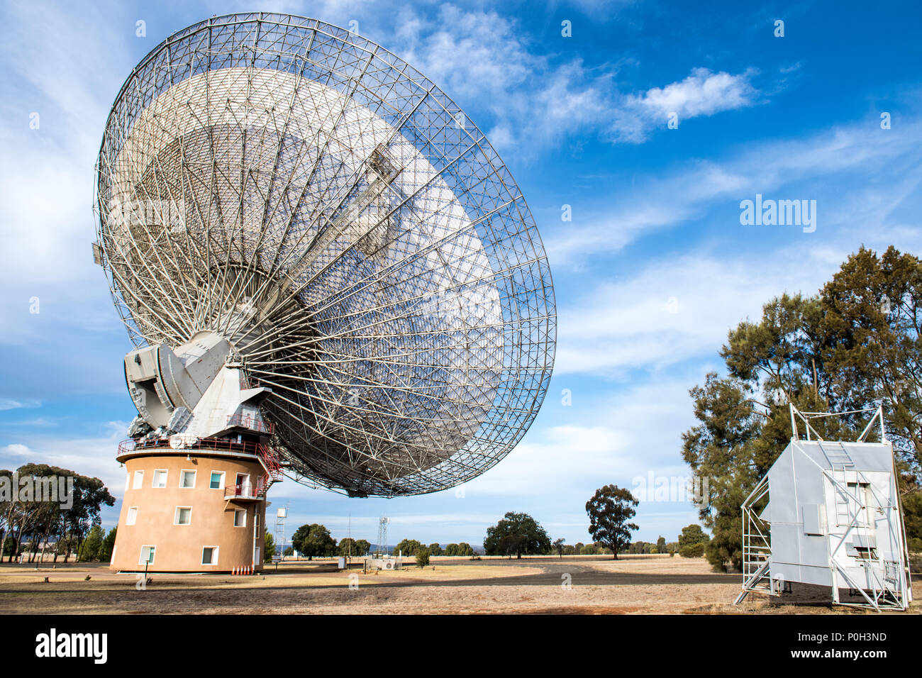 Parkes Radio Teleskop ist eine 64-m Durchmesser Parabolantenne für Radioastronomie verwendet. Dieses Teleskop hat live Bilder zum Fernsehen, wenn man 1 auf dem Mond in Apollo 11 am 21. Juli 1969 - Parkes landete, New South Wales, Australien Stockfoto