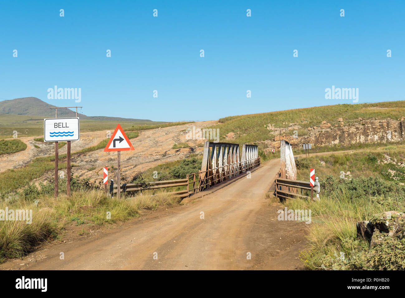 Einspurige Brücke an der Straße R396 über die Glocke Fluss in der Nähe von Rhodes in der Eastern Cape Provinz von Südafrika Stockfoto