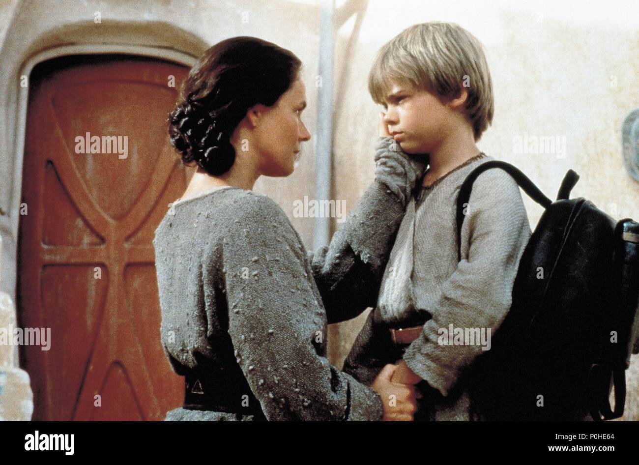 Original Film Titel: Star Wars: Episode I - Die Dunkle Bedrohung. Englischer Titel: Star Wars: Episode I - Die Dunkle Bedrohung. Regisseur: George Lucas. Jahr: 1999. Stars: PERNILLA AUGUST; Jake Lloyd. Credit: LUCAS FILM LTD & TM/HAMSHERE, Keith / Album Stockfoto