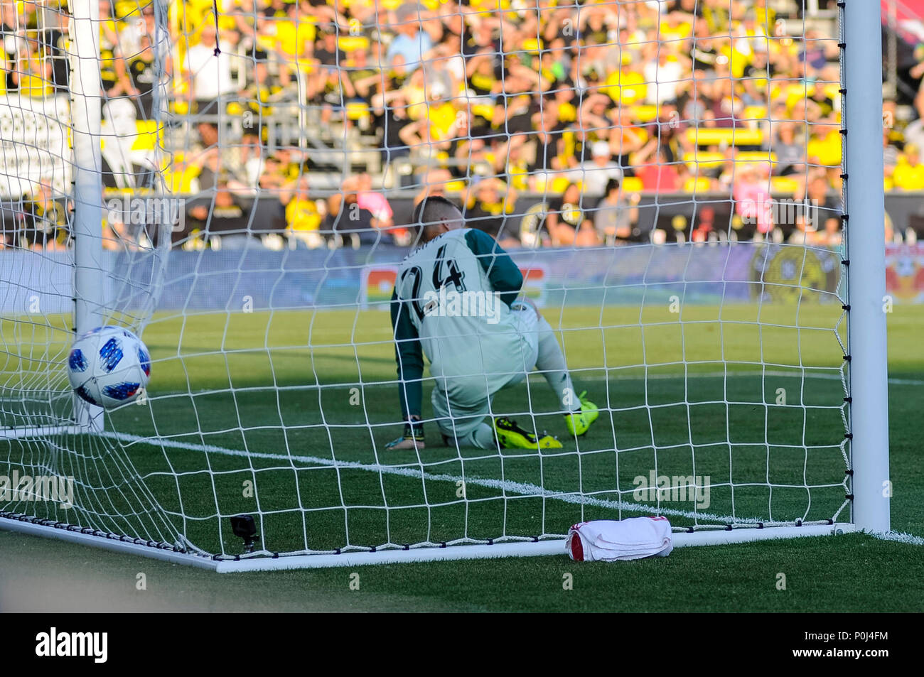 Samstag, Juni 2, 2018: Der Ball auf die Packung der Netz nach dem Fliegen Vergangenheit Columbus Crew SC Torwart Jon Kempin (24) in der ersten Hälfte der Partie zwischen Toronto FC und Columbus Crew SC an MAPFRE Stadium, in Columbus, OH. Pflichtfeld Foto: Dorn Byg/Cal Sport Media. Columbus Crew SC 0 - Toronto FC3 Stockfoto