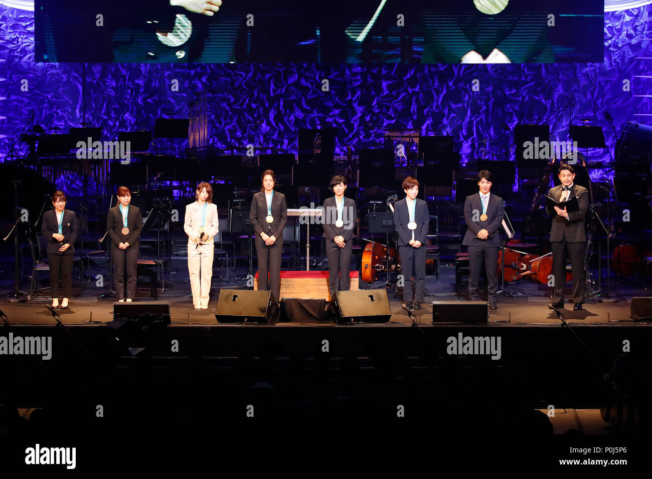 (L und R) Yumi Suzuki, yurika Yoshida, Nana Takagi, Ayaka Kikuchi, Miho Takagi, Nao Kodaira, Daichi Hara, Takahiro Fujimoto, 8. Juni 2018: JOC Olympics Konzert 2018 Tokyo International Forum, Tokyo, Japan. Credit: Naoki Morita/LBA SPORT/Alamy leben Nachrichten Stockfoto