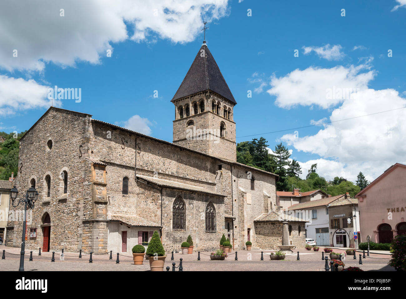 Die Kirche von Saint Nicolas Beaujeu Rhône Auvergne-Rh ône-Alpes Frankreich Stockfoto