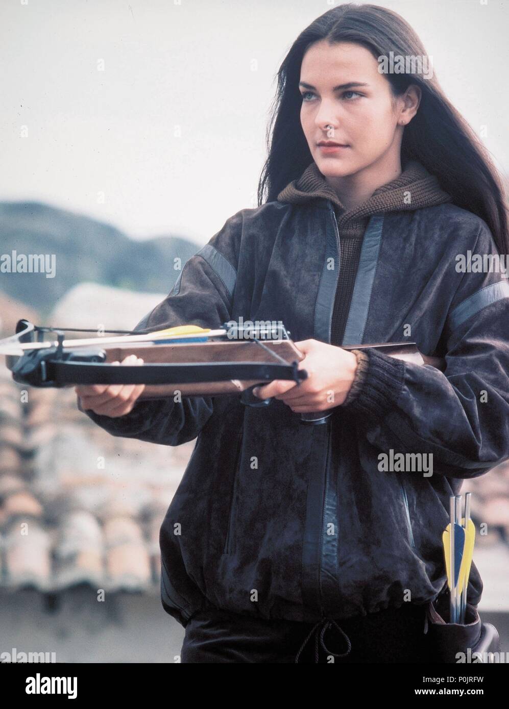 James Bond Girl Gun Stockfotos und -bilder Kaufen - Alamy