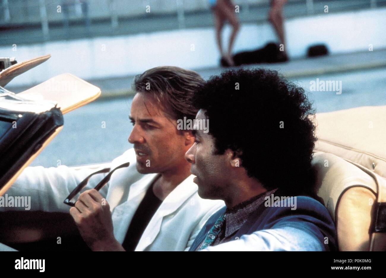 Original Film Titel: MIAMI VICE. Englischer Titel: MIAMI VICE. Jahr: 1984. Stars: Don Johnson, PHILIP MICHAEL THOMAS. Quelle: UNIVERSAL TV/Album Stockfoto