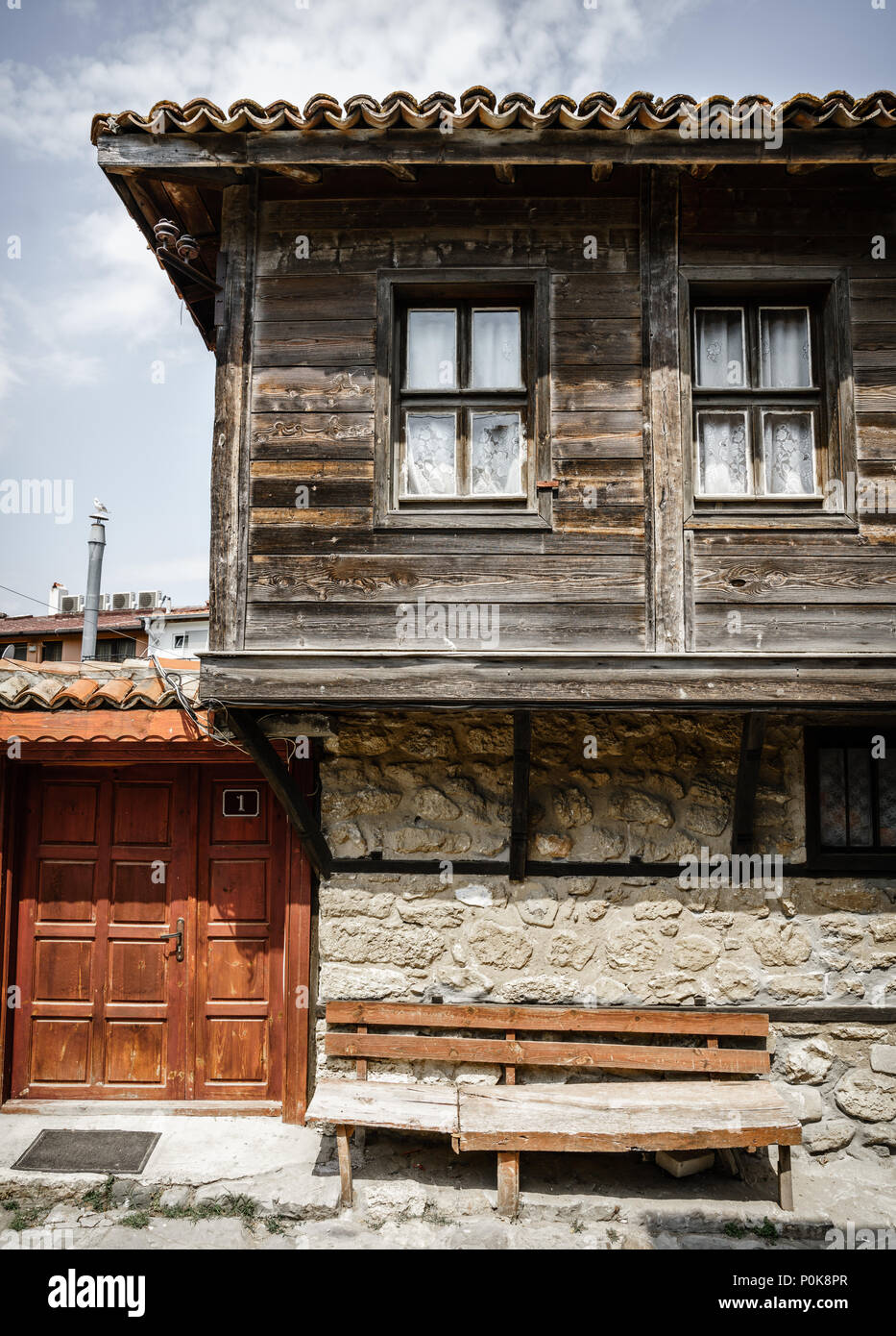 Fragment eines traditionellen Wohnhaus in der Altstadt von Nessebar, Bulgarien Stockfoto