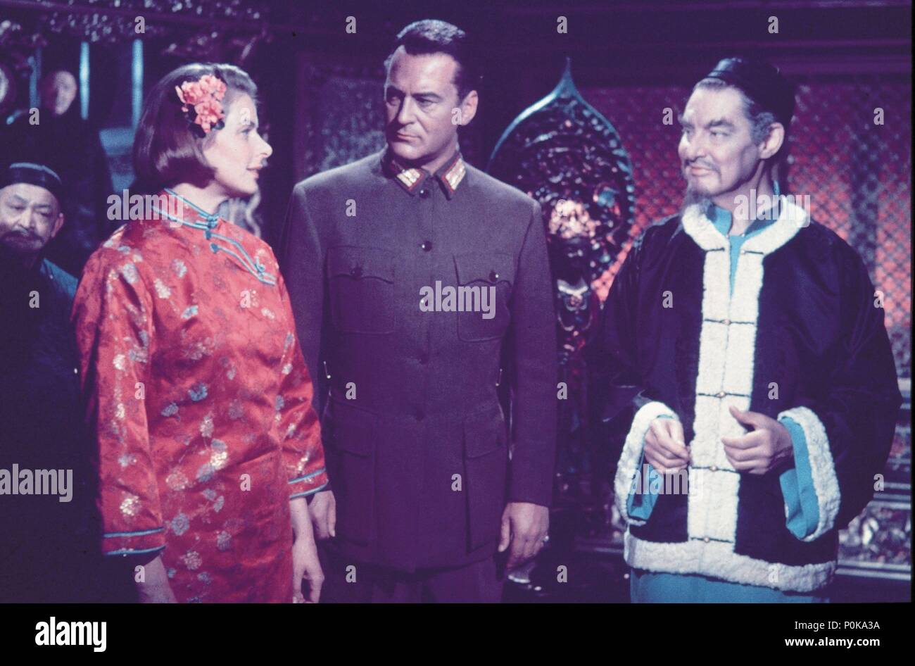 Original Film Titel: INN DER SECHSTEN HAPPINES. Englischer Titel: INN DER SECHSTEN HAPPINES. Regisseur: Mark Robson. Jahr: 1958. Stars: Curd Jürgens, Ingrid Bergman; ROBERT DONAT. Quelle: 20th Century Fox/Cortesía Album Stockfoto Original Film Titel: INN DER SECHSTEN HAPPINES. Englischer Titel: INN DER SECHSTEN HAPPINES. Regisseur: Mark Robson. Jahr: 1958. Stars: Curd Jürgens, Ingrid Bergman; ROBERT DONAT. Quelle: 20th Century Fox/Cortesía Album Stockfoto