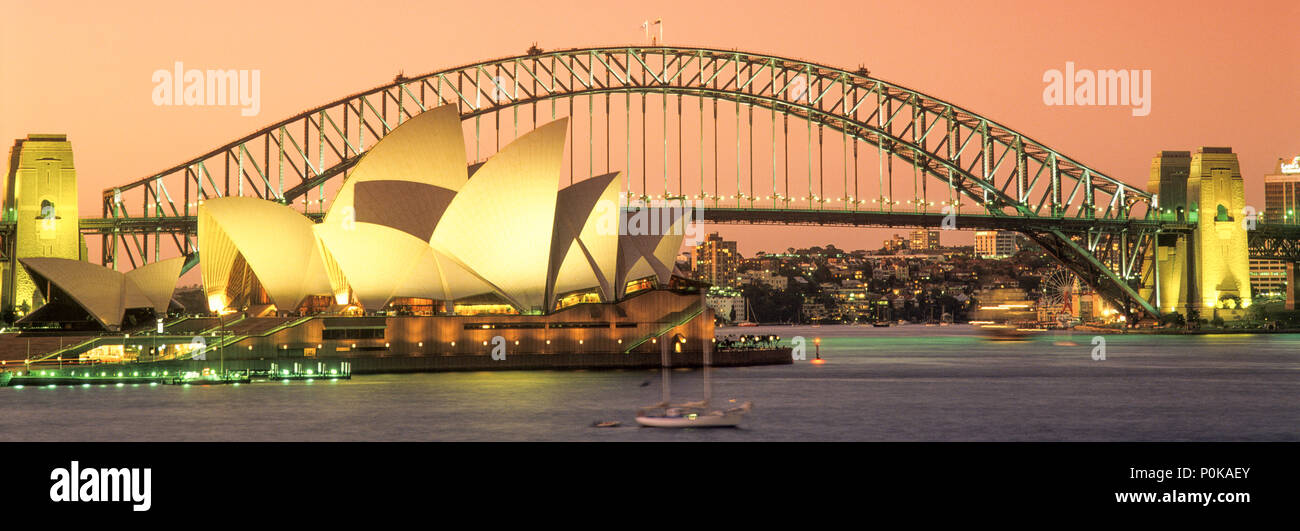 1995 historische OPERNHAUS (© Jorn Utzon 1963) Sydney Harbour SKYLINE NEW SOUTH WALES AUSTRALIEN Stockfoto