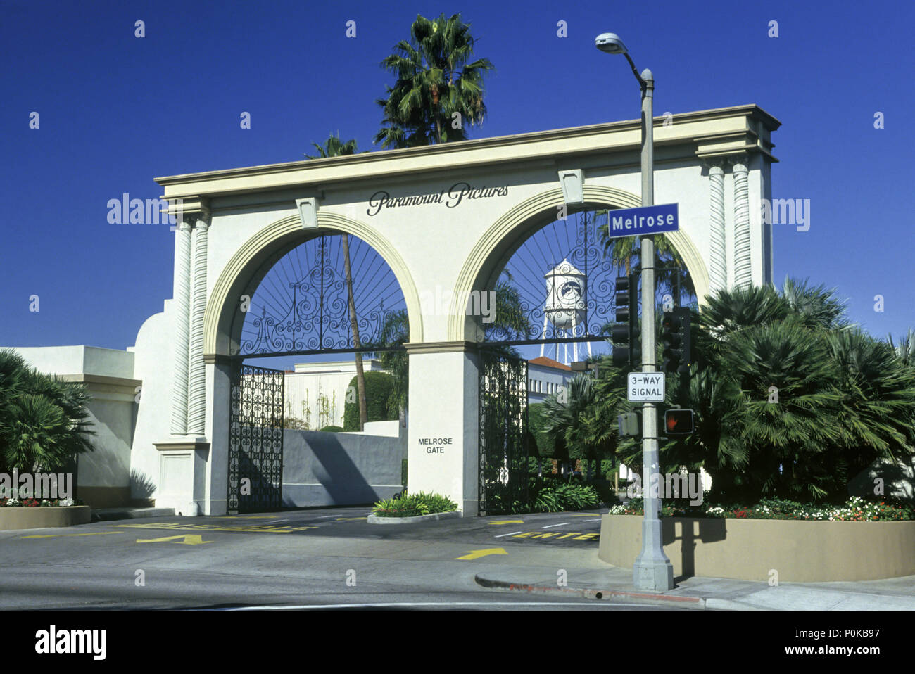 Historischen Eingang 1995 TOR Paramount Pictures die Melrose Avenue HOLLYWOOD LOS ANGELES Kalifornien USA Stockfoto