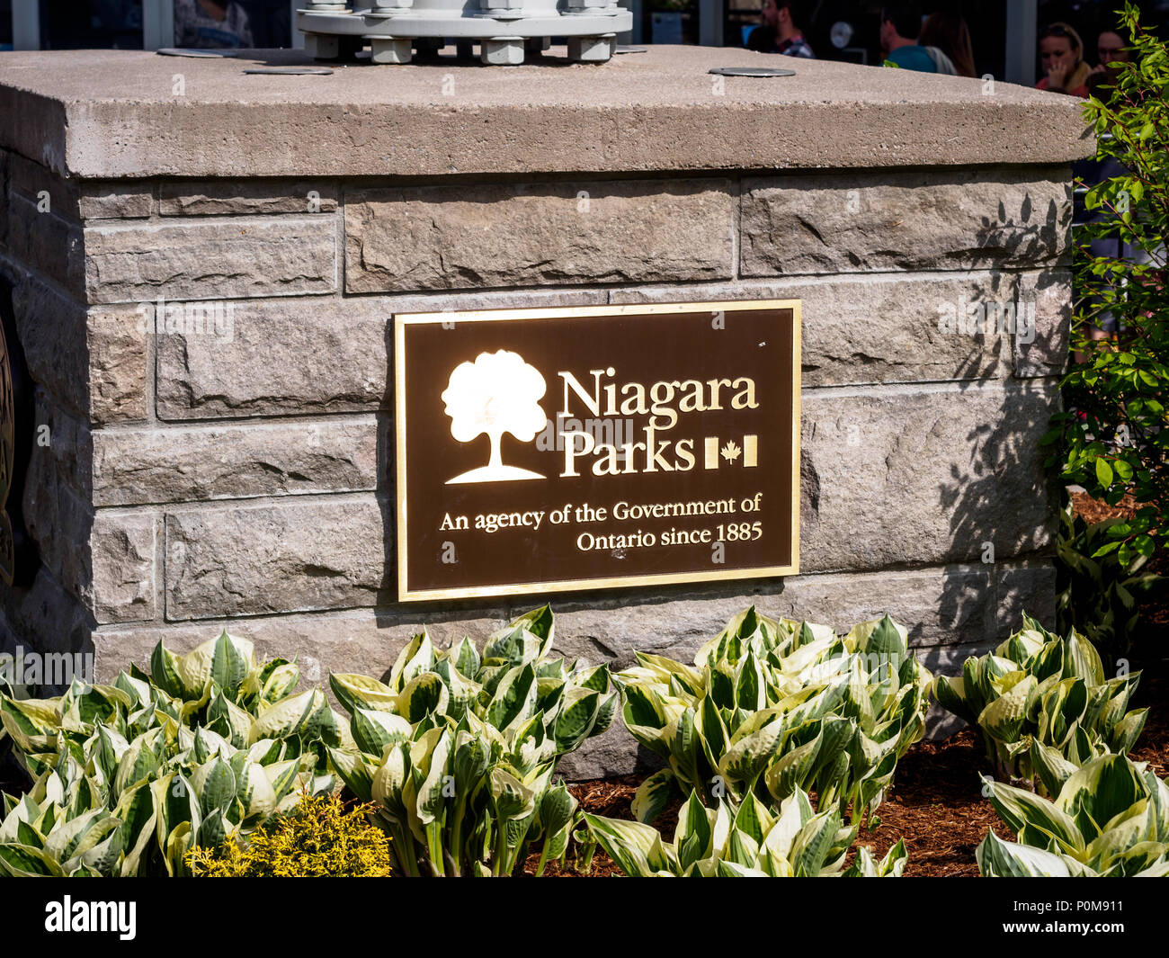 Eine Beschilderung, die Niagara Parks offizielle Unterzeichnung - eine Agentur der Regierung von Ontario seit 1885 Stockfoto