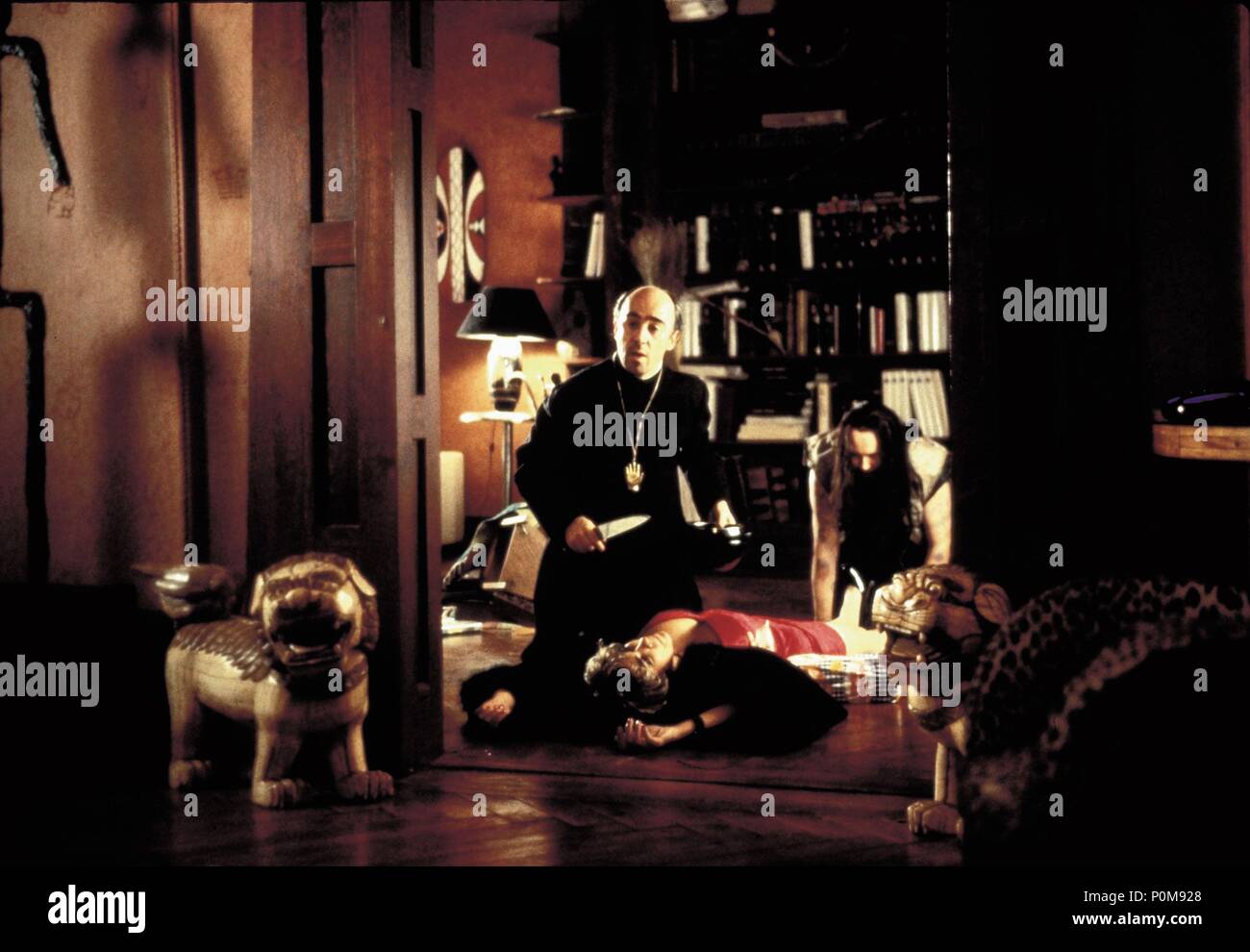 Original Film Titel: EL DIA DE LA BESTIA. Englischer Titel: DER TAG DES TIERES. Regisseur: ALEX DE LA IGLESIA. Jahr: 1995. Stars: ALEX ANGULO; MARIA GRAZIA CUCINOTTA. Credit: SOGETEL / Album Stockfoto