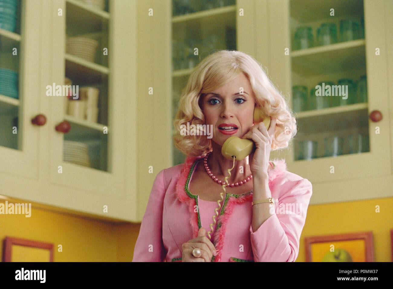 Original Film Titel: DR. SEUSS' die Katze im Hut. Englischer Titel: DR. SEUSS' die Katze im Hut. Regisseur: BO WELCH. Jahr: 2003. Stars: Kelly Preston. Credit: UNIVERSAL STUDIOS/DREAMWORKS/GORDON, MELINDA SUE/Album Stockfoto