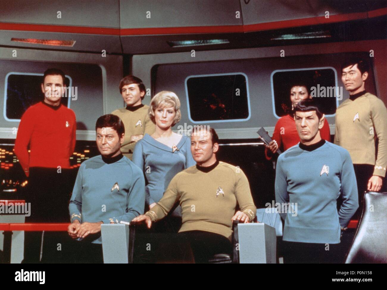 Original Film Titel: STAR TREK. Englischer Titel: STAR TREK. Jahr: 1966. Stars: Leonard Nimoy, William Shatner, DEFOREST KELLEY, James Doohan. Quelle: PARAMOUNT TV/Album Stockfoto